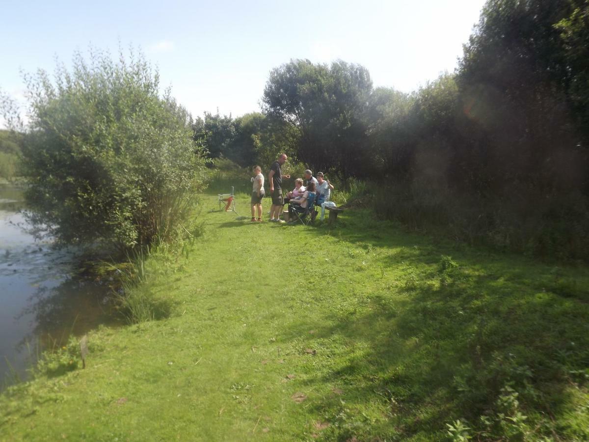 Marsh Water Ponds Fishery Kidwelly Exterior photo