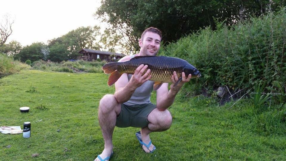 Marsh Water Ponds Fishery Kidwelly Exterior photo
